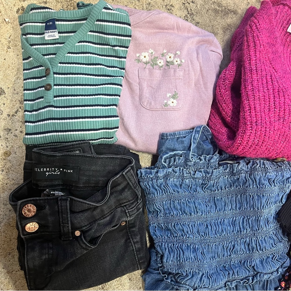 Girls size M clothing bundle